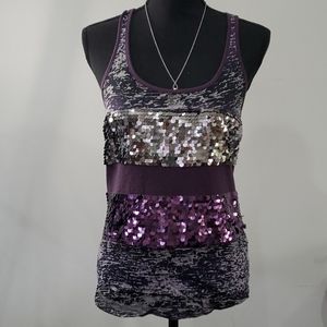 Vanity tank size small with beautiful detail